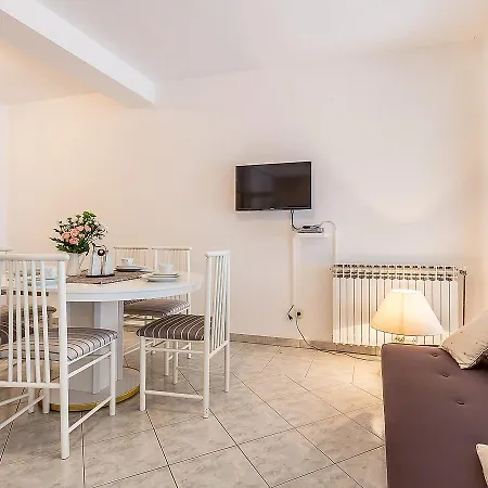 Apartment Apartment House Iva Pula